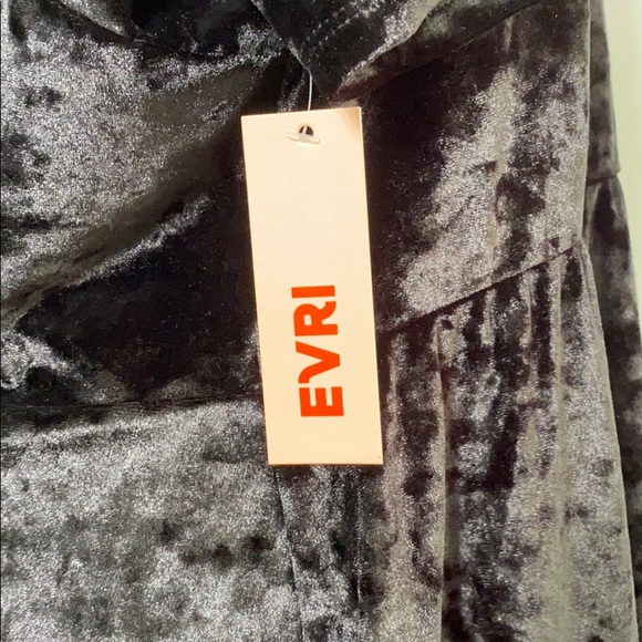 🌻 3/25 🌻 Plus Size EVRI Black Velvet Wrap Dress - Picture 9 of 13